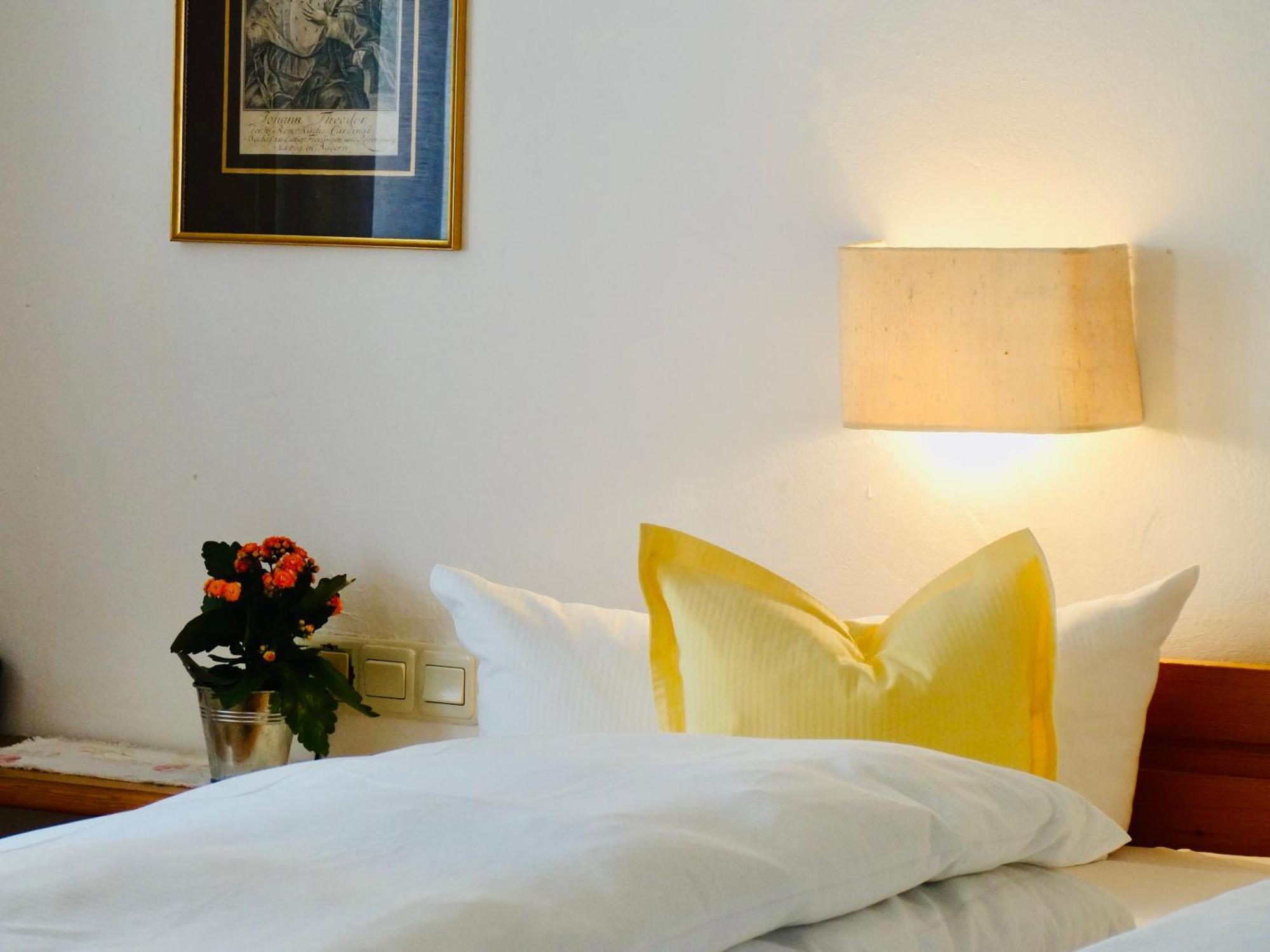 Pilgerhaus Bergen Hotell Neuburg an Der Donau Exteriör bild